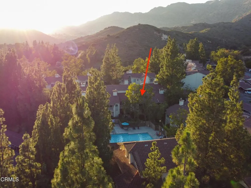 684 Sutton Crest Trail #TL107 Oak Park, CA 91377