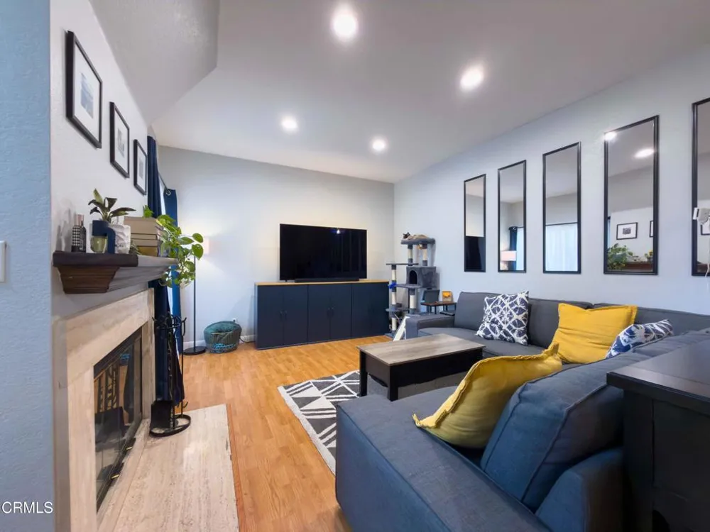 684 Sutton Crest Trail #TL107 Oak Park, CA 91377