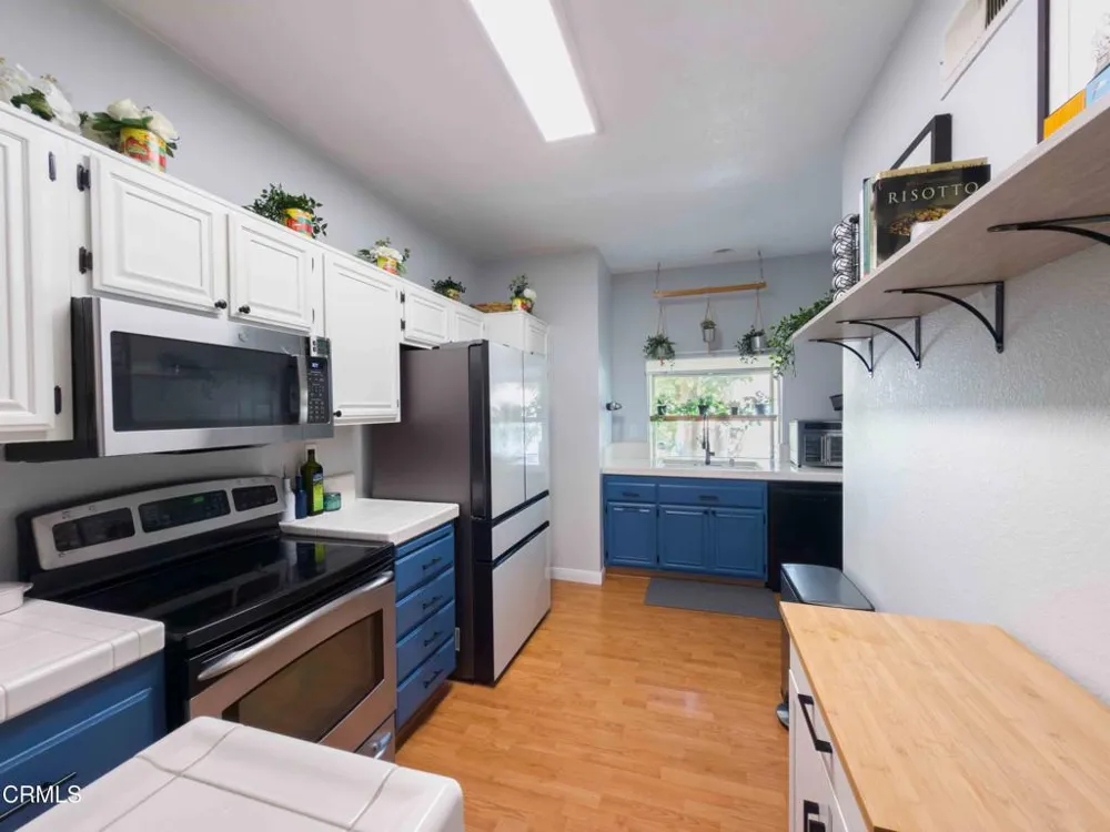 684 Sutton Crest Trail #TL107 Oak Park, CA 91377