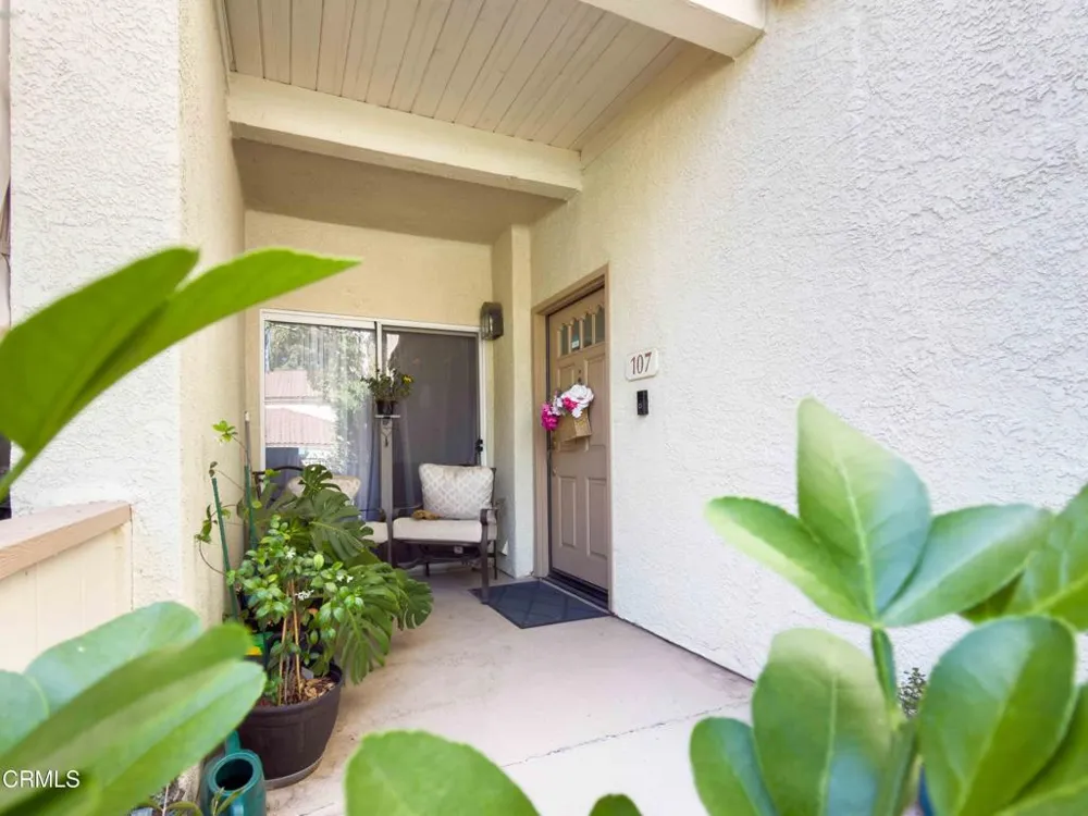 684 Sutton Crest Trail #TL107 Oak Park, CA 91377