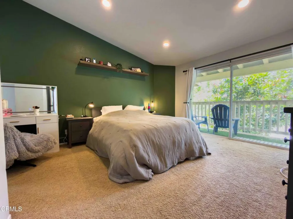 684 Sutton Crest Trail #TL107 Oak Park, CA 91377