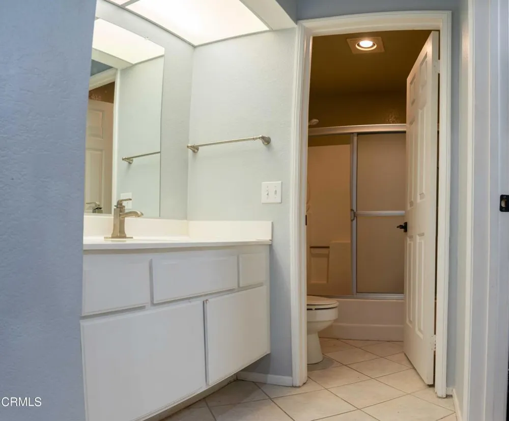 684 Sutton Crest Trail #TL107 Oak Park, CA 91377