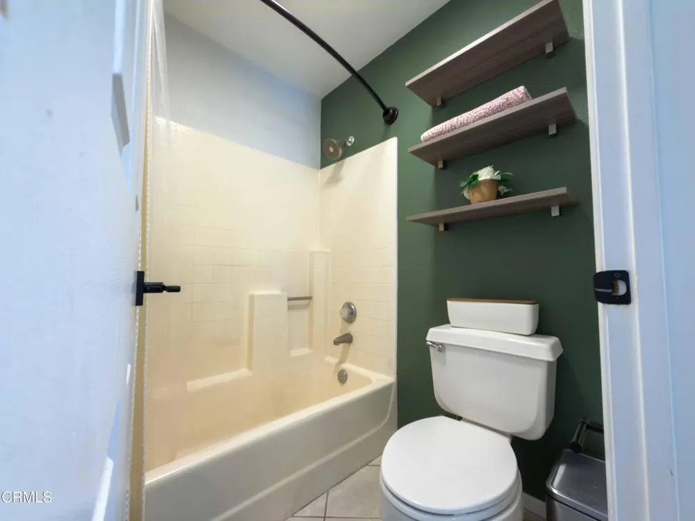 684 Sutton Crest Trail #TL107 Oak Park, CA 91377