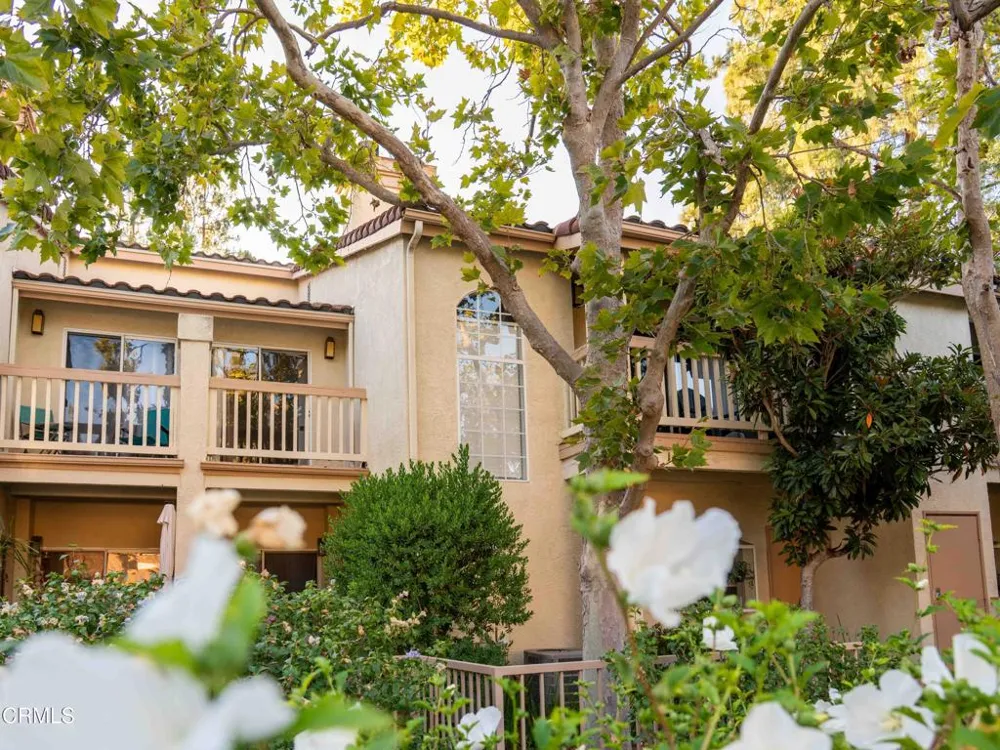 684 Sutton Crest Trail #TL107 Oak Park, CA 91377