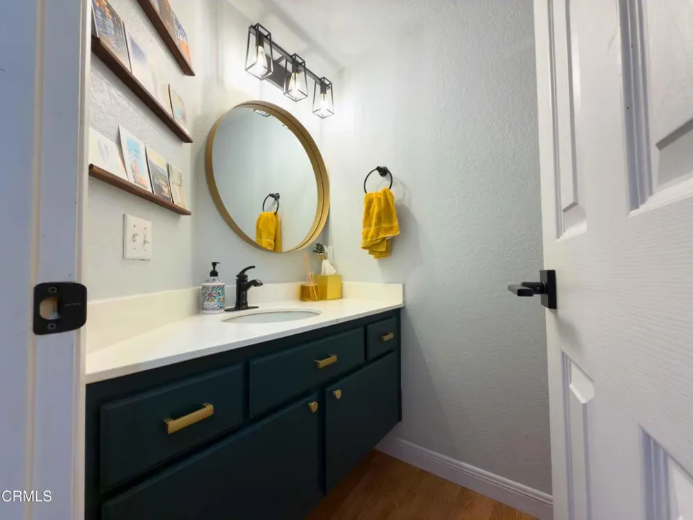 684 Sutton Crest Trail #TL107 Oak Park, CA 91377