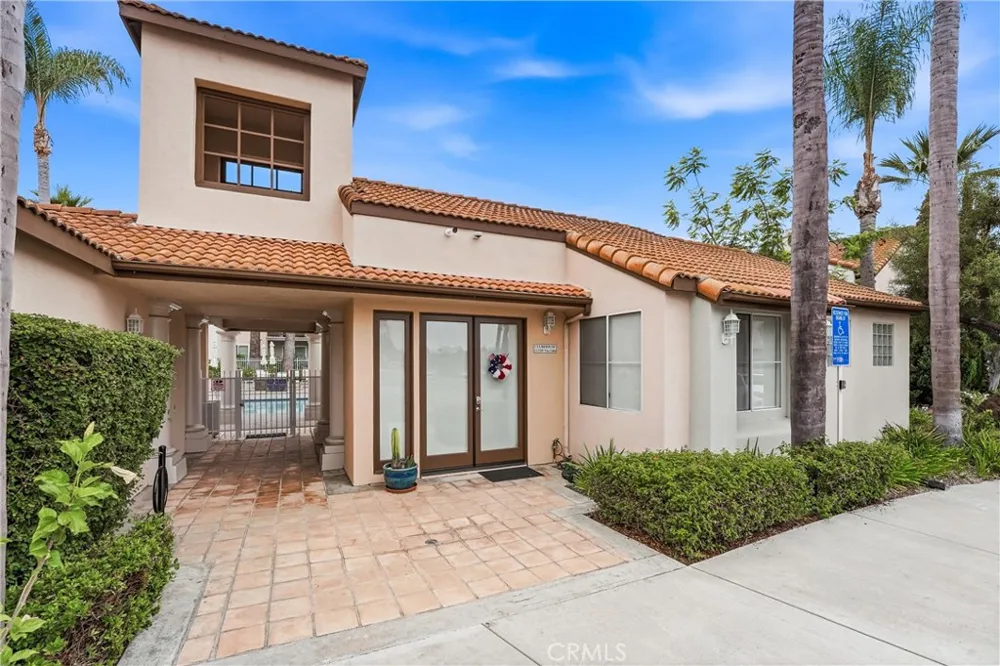 25274 Via Lido Laguna Niguel, CA 92677