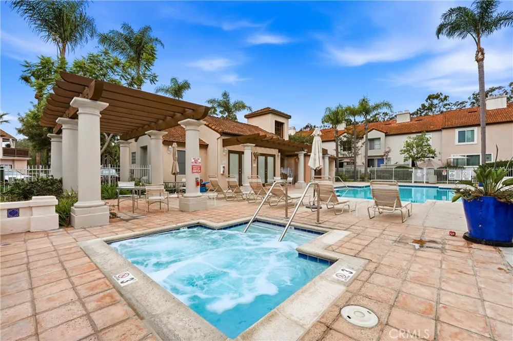 25274 Via Lido Laguna Niguel, CA 92677