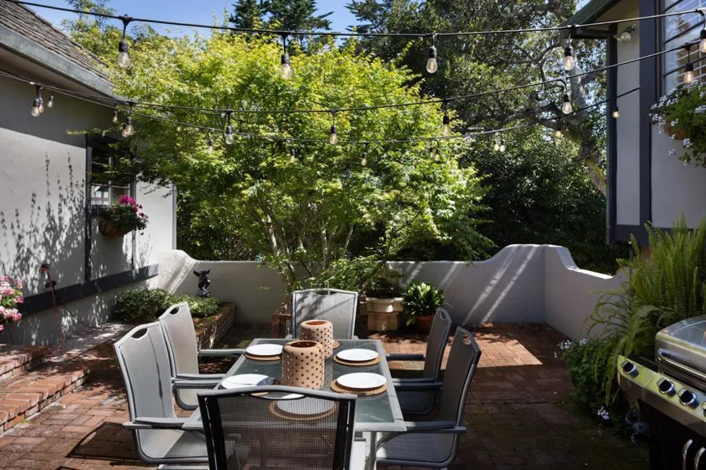 24623 Upper Trail Carmel, CA 93923