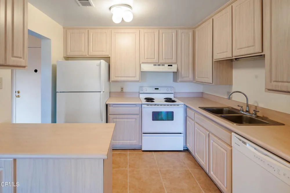 324 Chestnut Hill Court #14 Thousand Oaks, CA 91360