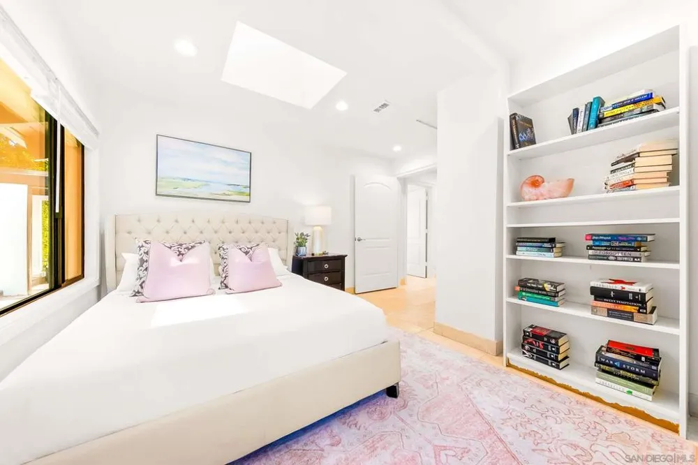 7256 Rue Michael La Jolla, CA 92037
