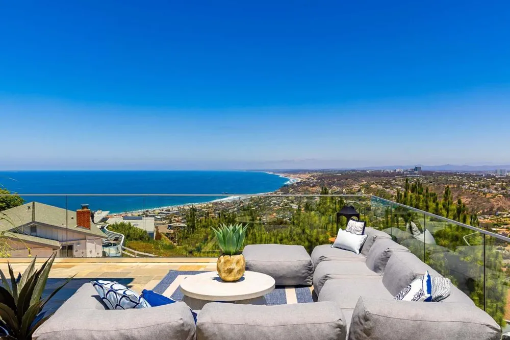 7256 Rue Michael La Jolla, CA 92037