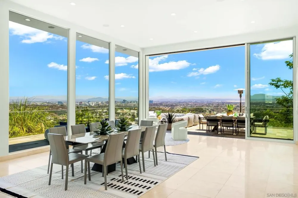 7256 Rue Michael La Jolla, CA 92037