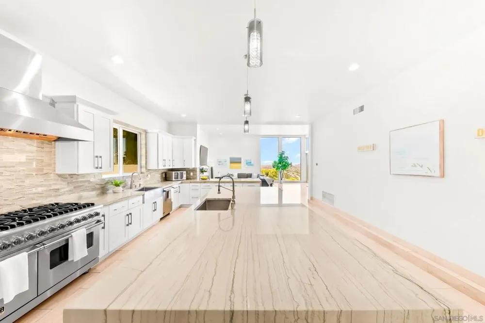 7256 Rue Michael La Jolla, CA 92037