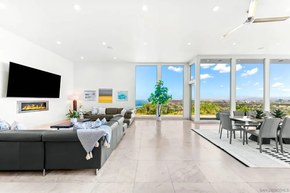 7256 Rue Michael La Jolla, CA 92037