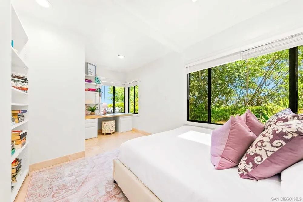 7256 Rue Michael La Jolla, CA 92037