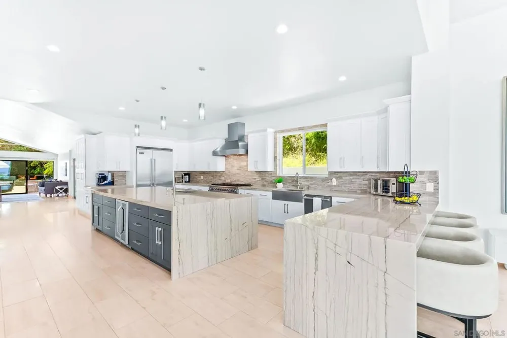 7256 Rue Michael La Jolla, CA 92037