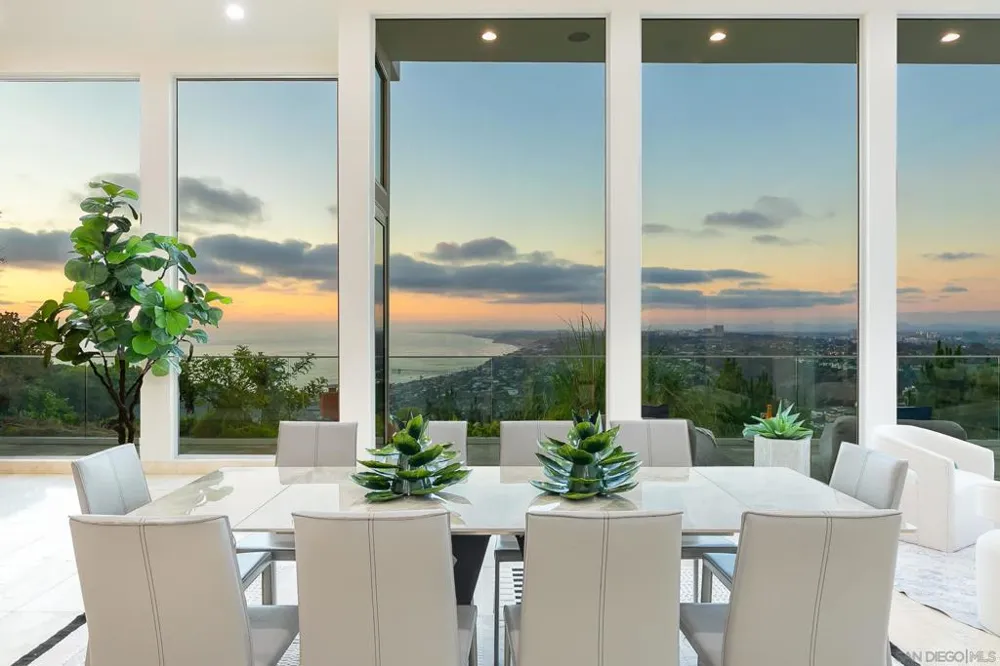 7256 Rue Michael La Jolla, CA 92037
