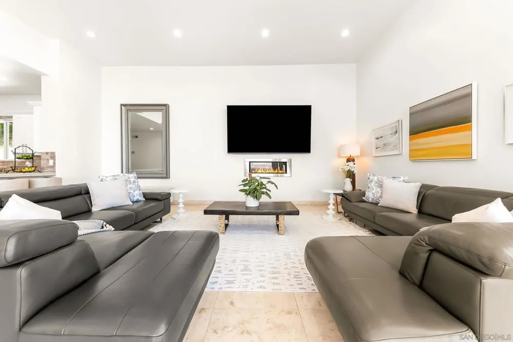 7256 Rue Michael La Jolla, CA 92037