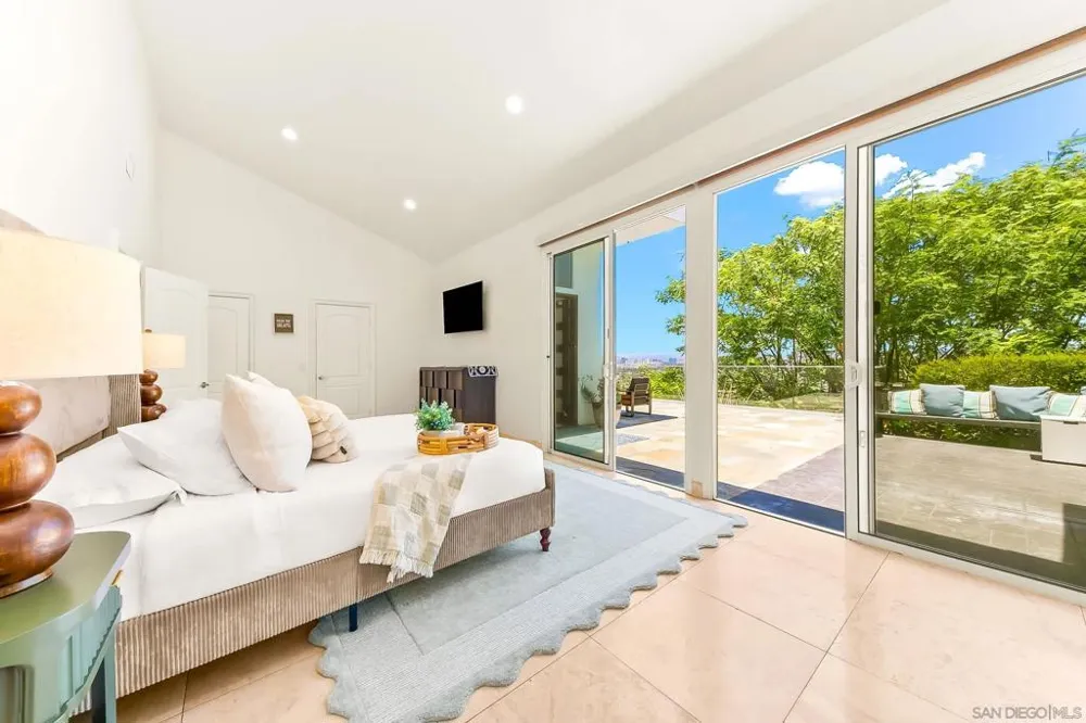 7256 Rue Michael La Jolla, CA 92037