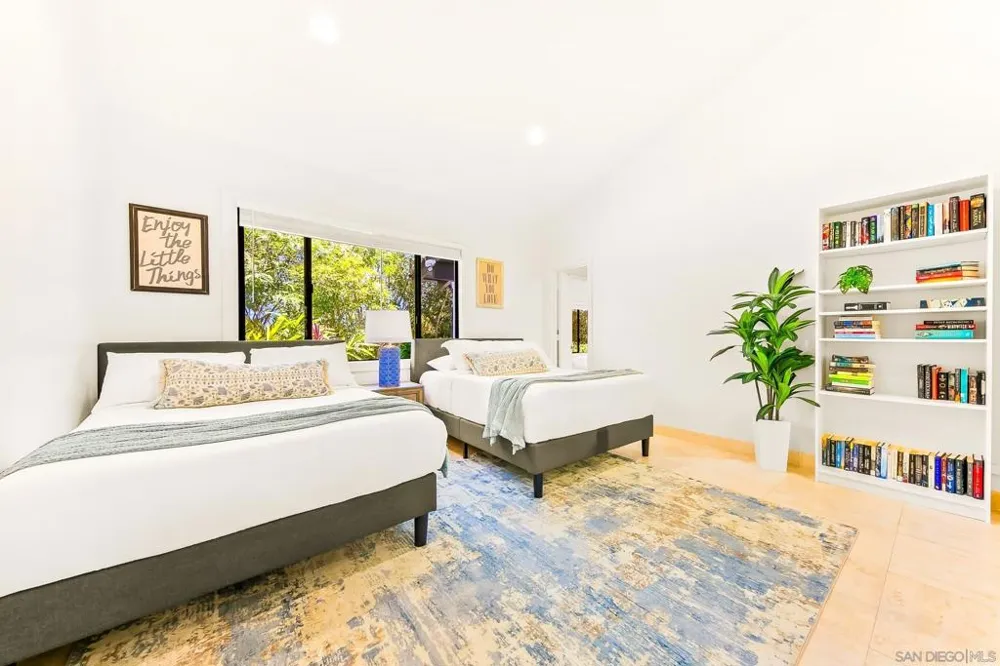 7256 Rue Michael La Jolla, CA 92037