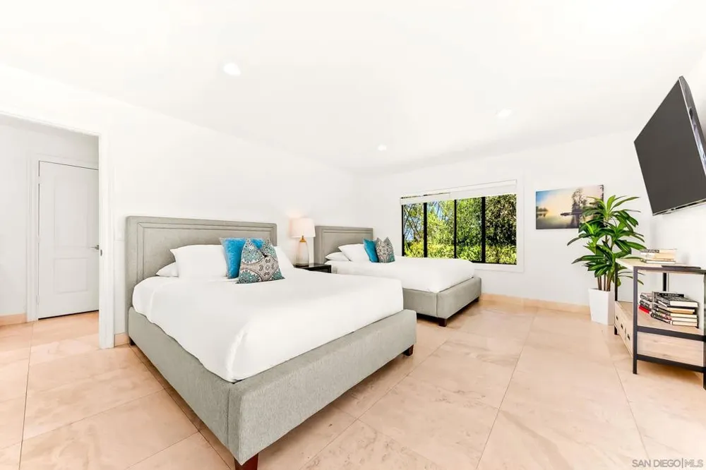 7256 Rue Michael La Jolla, CA 92037