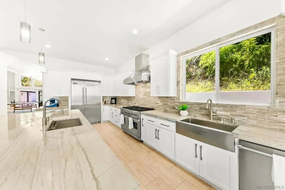 7256 Rue Michael La Jolla, CA 92037