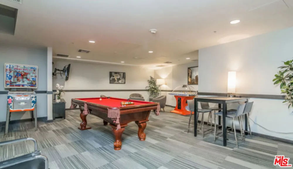 655 S Hope Street #1605 Los Angeles, CA 90017