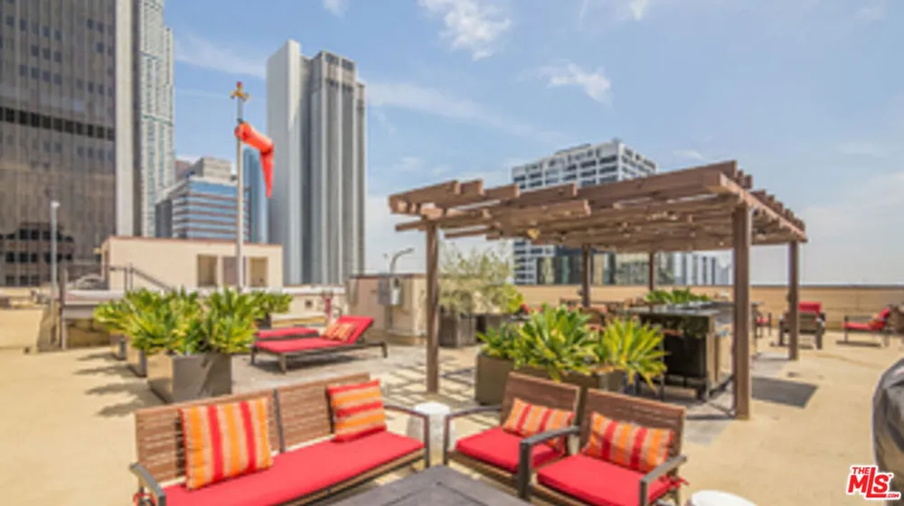 655 S Hope Street #1605 Los Angeles, CA 90017
