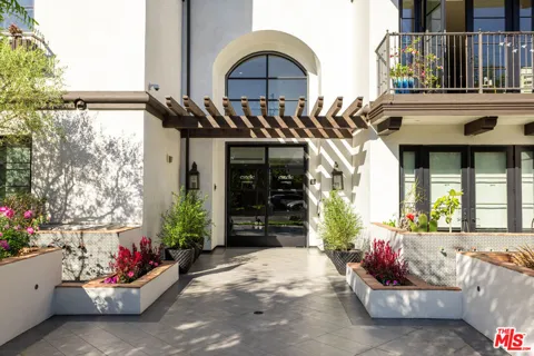 1333 S Orange Grove Avenue #PH505