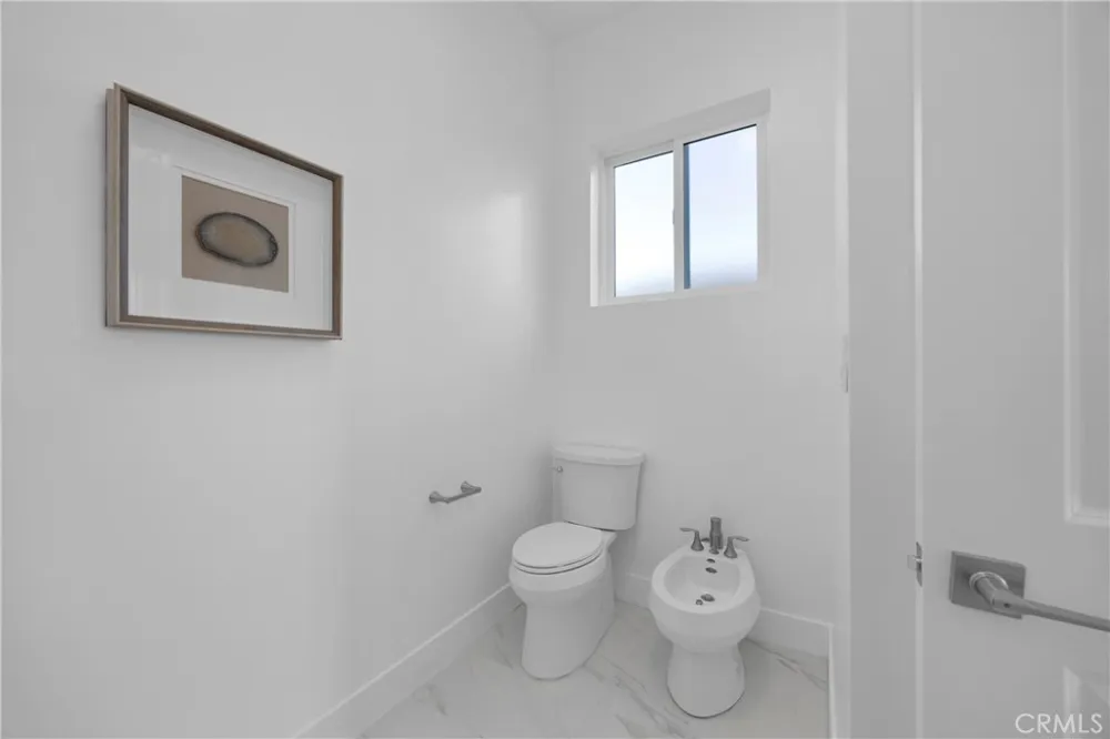 12151 Reagan Los Alamitos, CA 90720