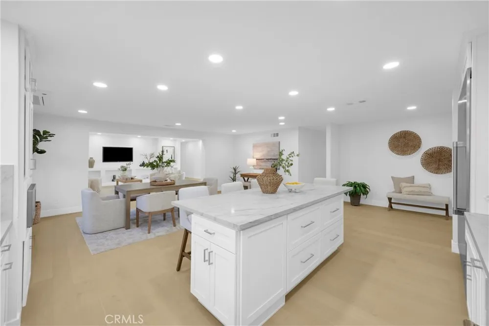 12151 Reagan Los Alamitos, CA 90720