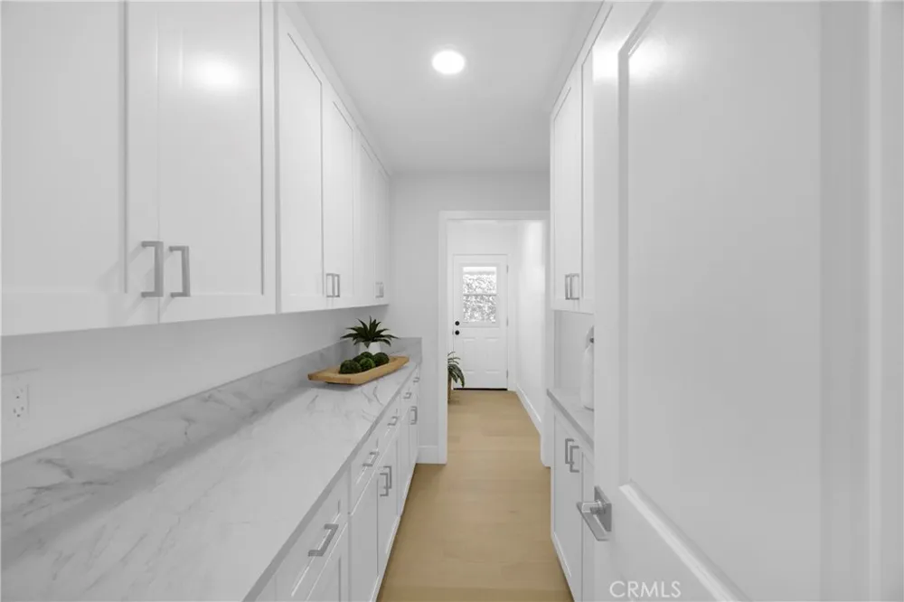 12151 Reagan Los Alamitos, CA 90720