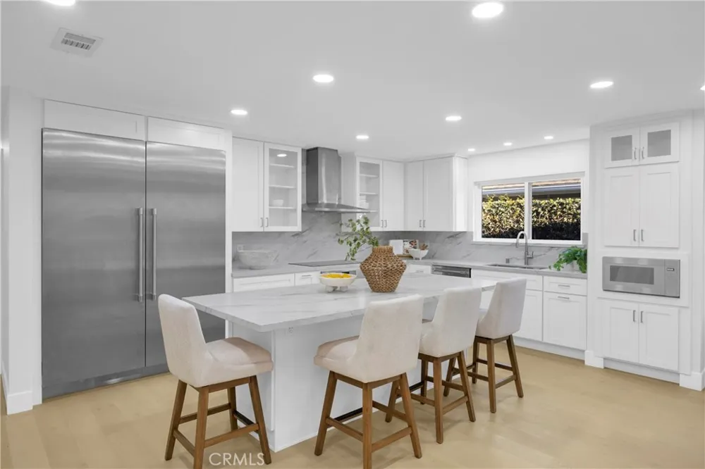 12151 Reagan Los Alamitos, CA 90720
