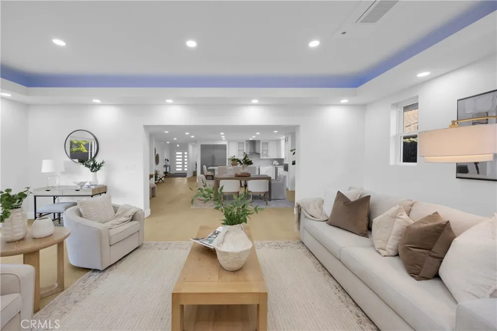 12151 Reagan Los Alamitos, CA 90720