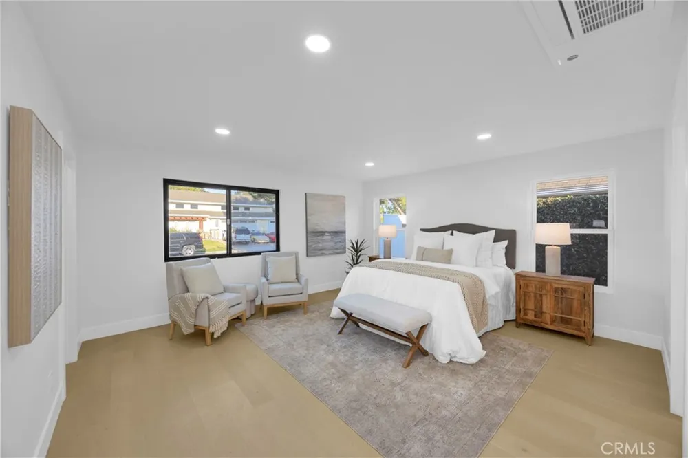 12151 Reagan Los Alamitos, CA 90720