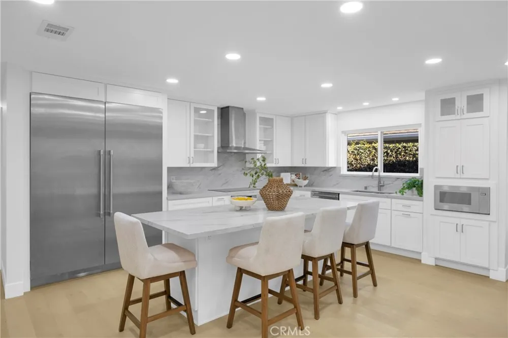 12151 Reagan Los Alamitos, CA 90720