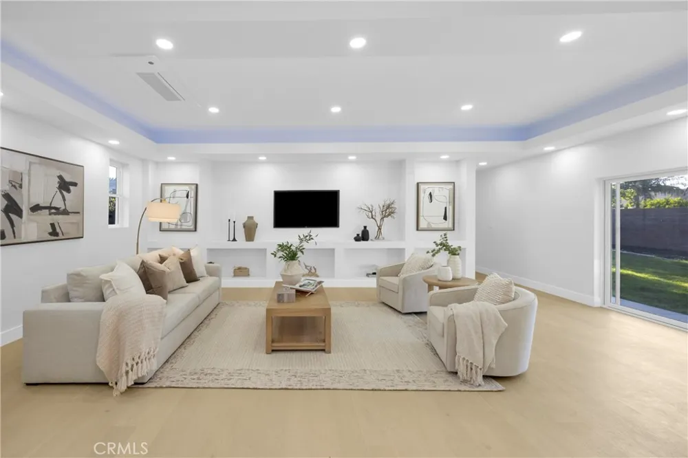 12151 Reagan Los Alamitos, CA 90720