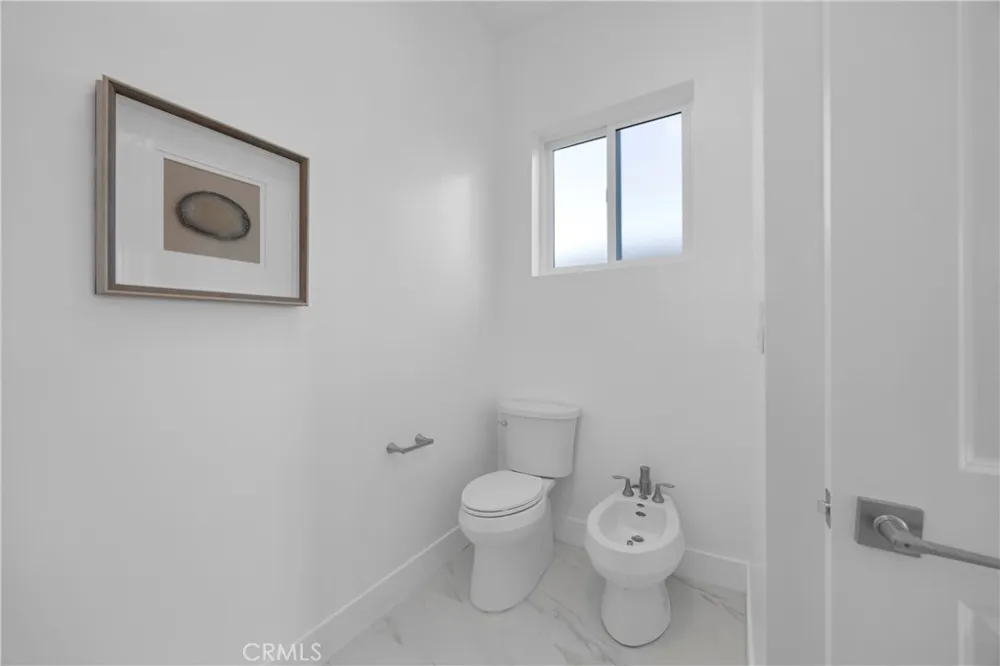 12151 Reagan Los Alamitos, CA 90720