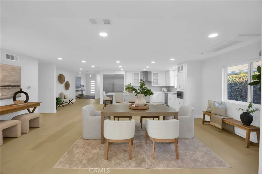 12151 Reagan Los Alamitos, CA 90720