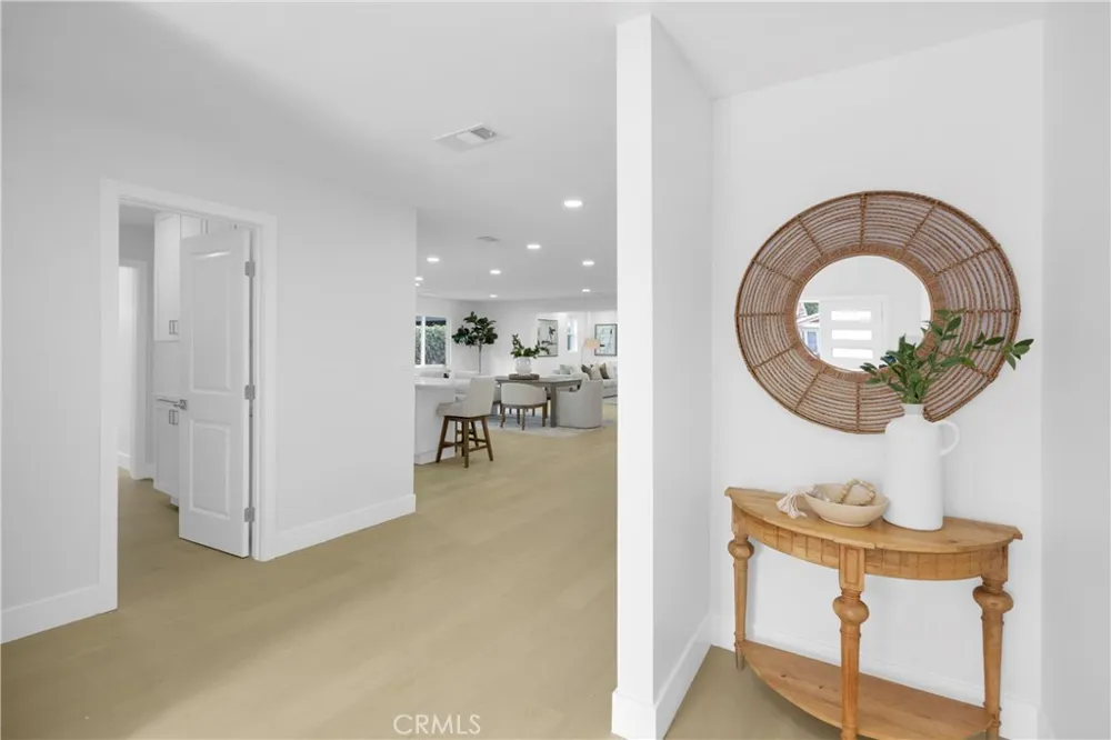 12151 Reagan Los Alamitos, CA 90720