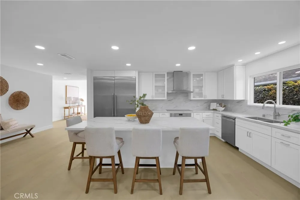 12151 Reagan Los Alamitos, CA 90720