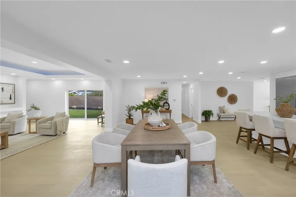 12151 Reagan Los Alamitos, CA 90720