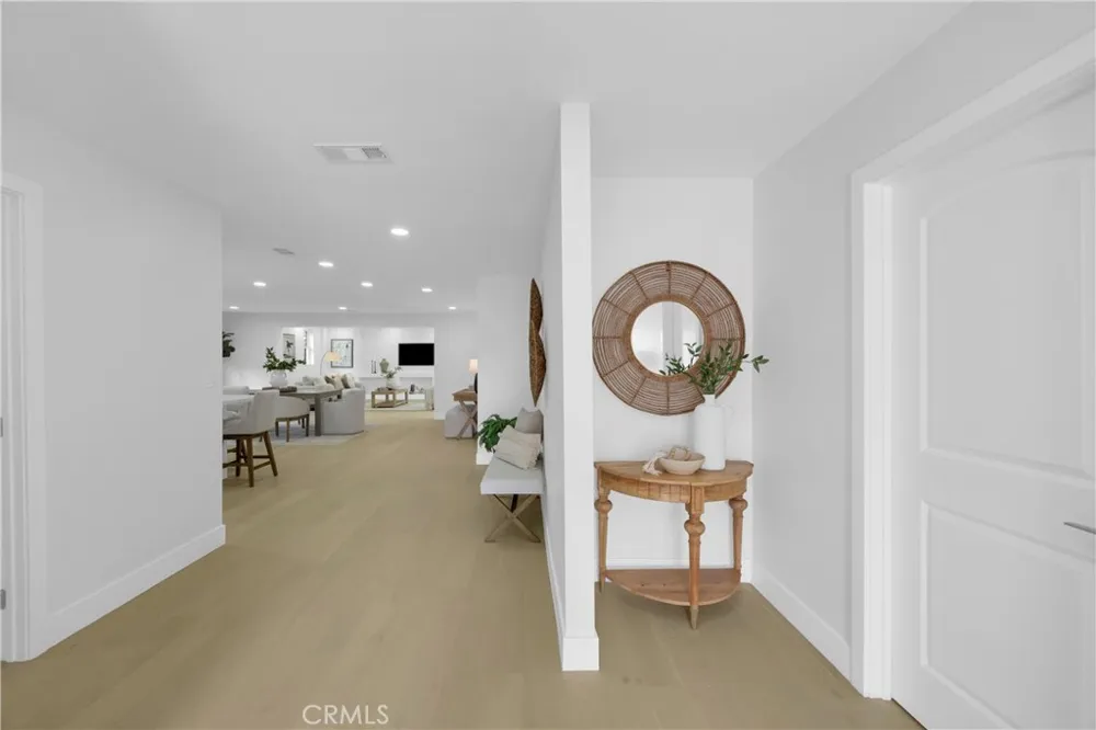 12151 Reagan Los Alamitos, CA 90720
