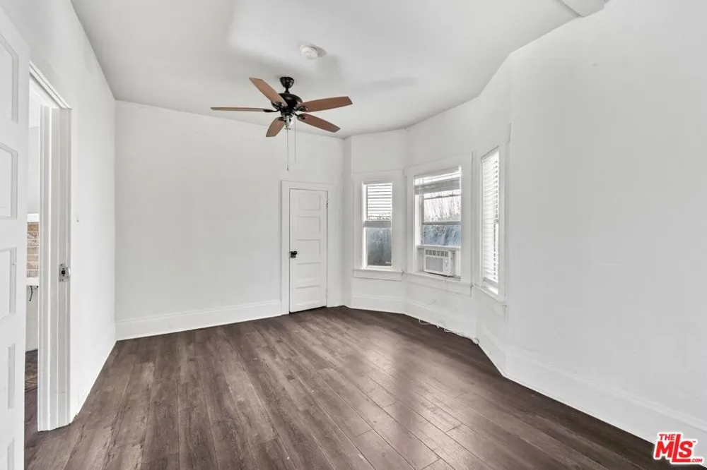 1121 S Serrano Avenue Los Angeles, CA 90006