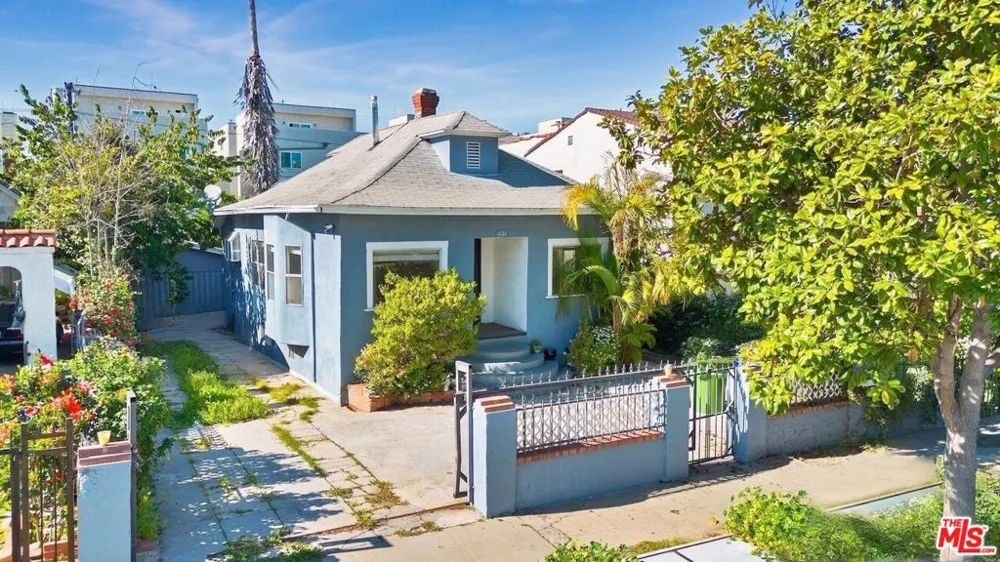1121 S Serrano Avenue Los Angeles, CA 90006