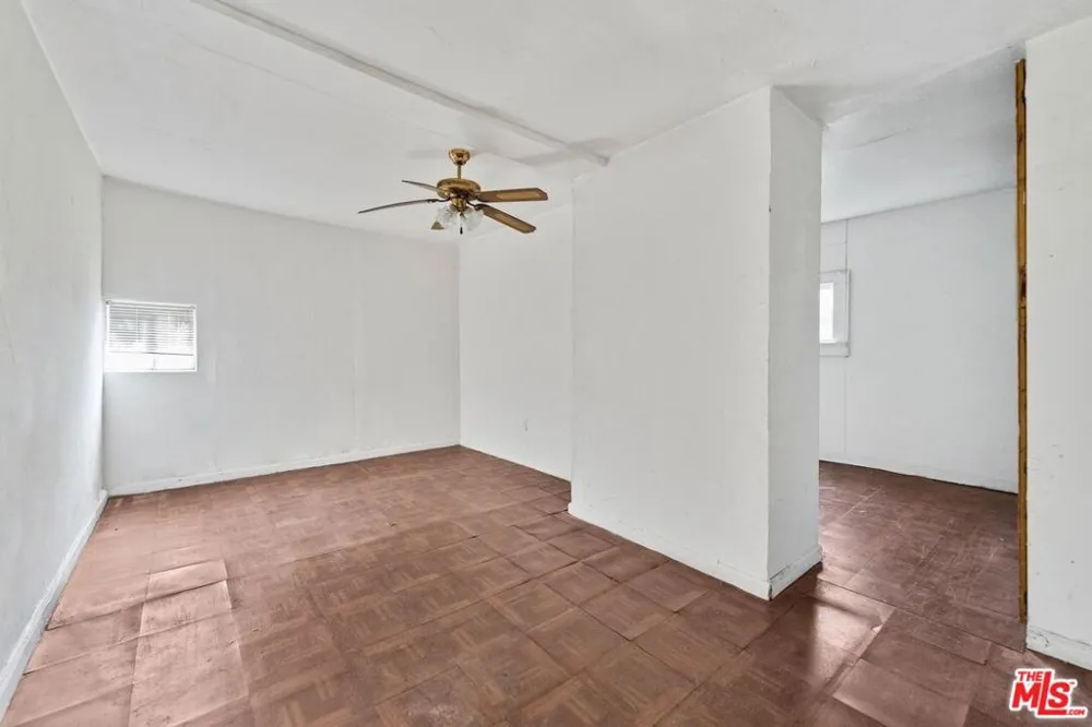 1121 S Serrano Avenue Los Angeles, CA 90006