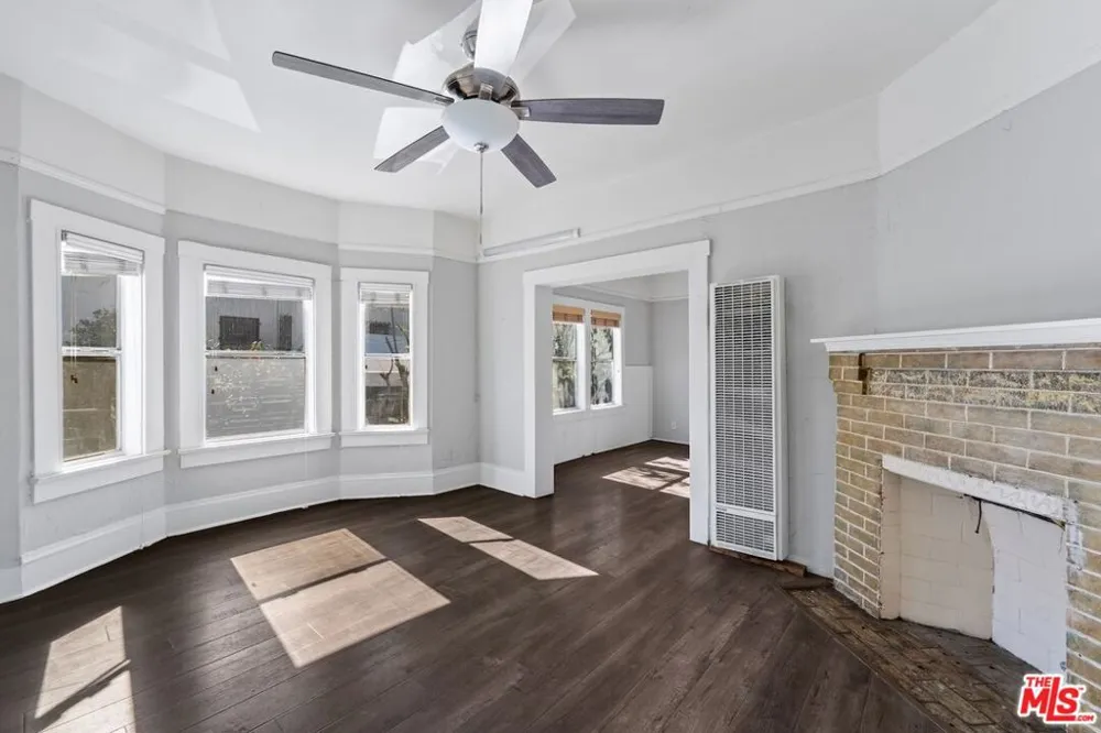 1121 S Serrano Avenue Los Angeles, CA 90006