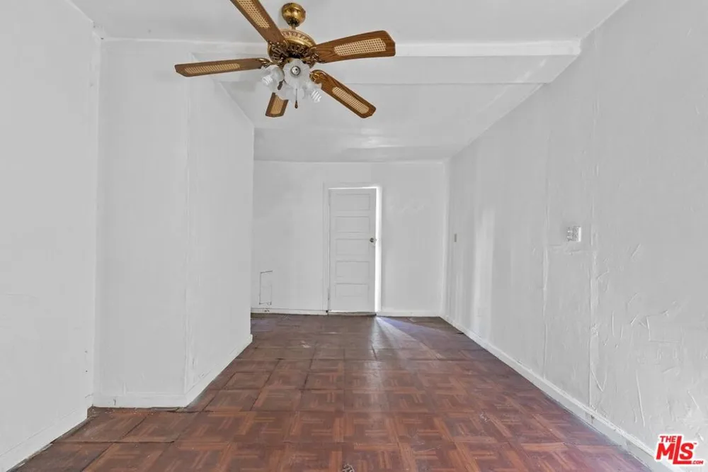 1121 S Serrano Avenue Los Angeles, CA 90006