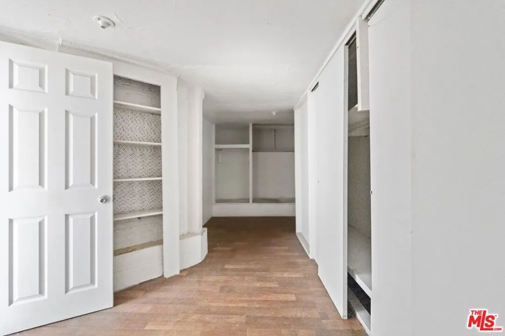 1121 S Serrano Avenue Los Angeles, CA 90006