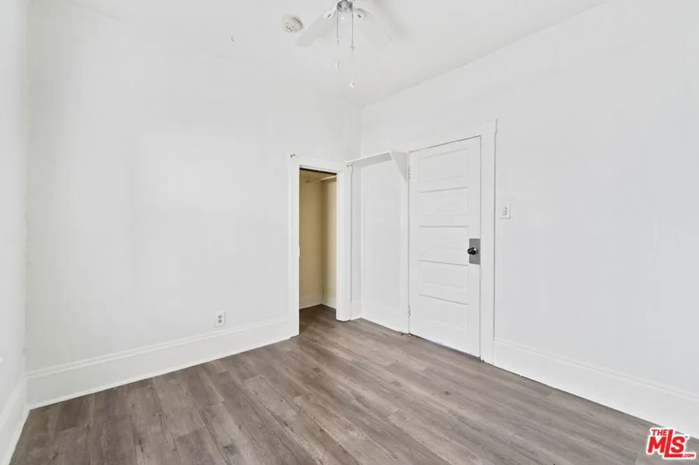 1121 S Serrano Avenue Los Angeles, CA 90006